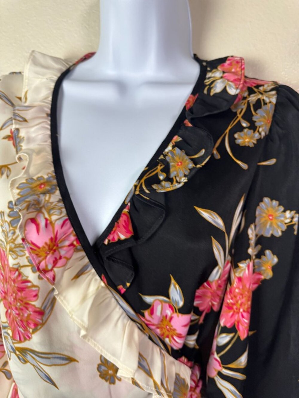 Misa Los Angeles Tabitha Floral Wrap Midi Dress Long Sleeve Size Medium Satin - Picture 16 of 16
